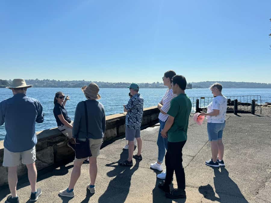 1/2 day Sydney Sightseeing and Bondi Beach Tour - Starting beside Cadman’s Cottage at 8:25 AM