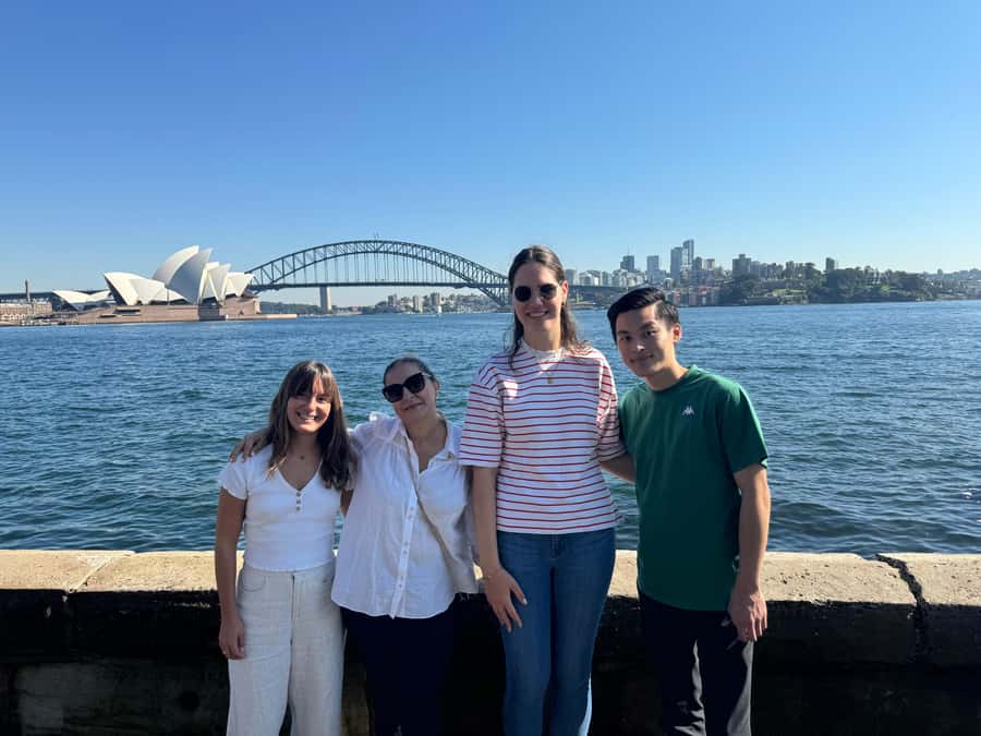1/2 day Sydney Sightseeing and Bondi Beach Tour - What the guide adds to the morning