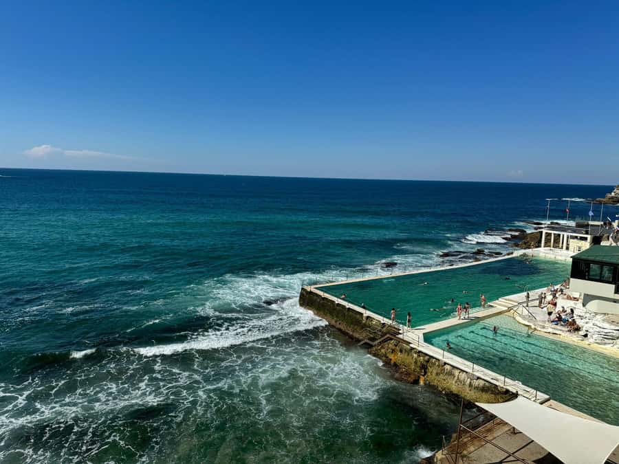 1/2 day Sydney Sightseeing and Bondi Beach Tour - Why the mini-bus format matters