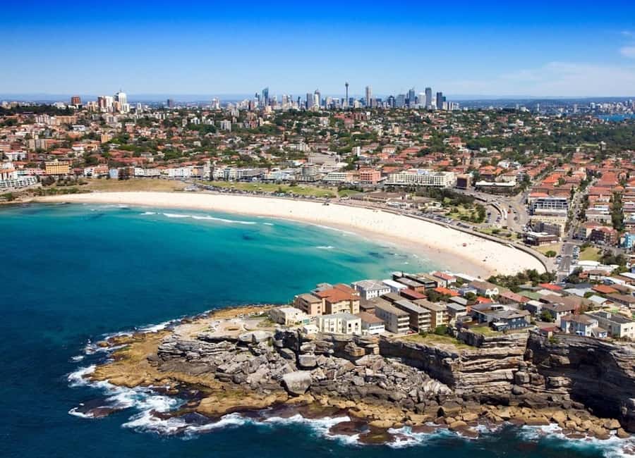 30 Minute Shared Sydney Harbour Scenic Helicopter Tour - Bondi, Manly, Dee Why, and Curl Curl from above