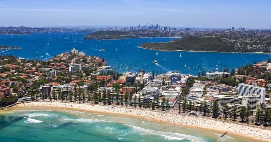 30 Minute Shared Sydney Harbour Scenic Helicopter Tour - The return over Sydney Harbour