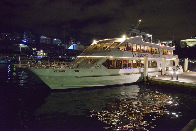 Australia Day Dinner and Fireworks Cruise on Sydney Harbour - A three-hour cruise through Sydney Harbour