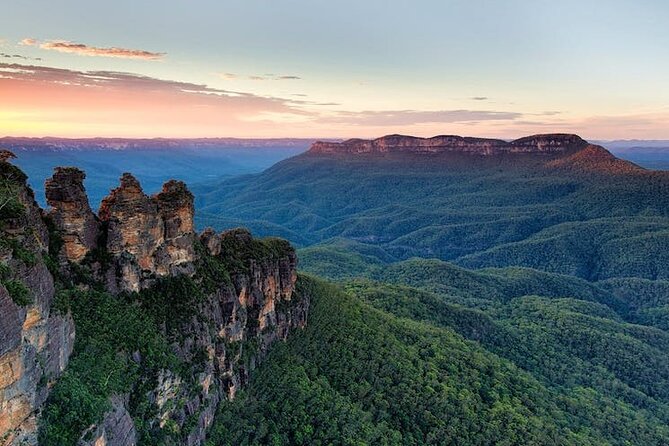 Blue Mountain Tour with Hop on and Hop Off Bus - From Sydney Zoo to the Three Sisters in one day