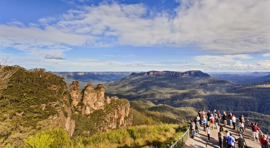 Blue Mountains Adventure: Scenic World, Zoo & Koala Photo - Leura is your lunch and shopping break