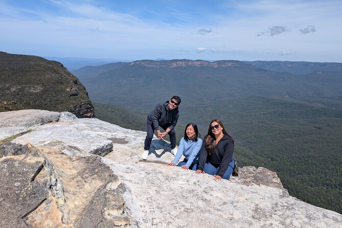 Blue Mountains Day Tour :Wildlife, Waterfall Walk & Three Sisters - Lincoln’s Rock closes with a wide view