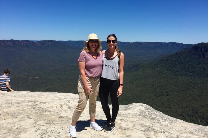Blue Mountains Private Tour From Sydney, & Featherdale Aussie Animal Park Option - Lincoln’s Rock opens the Blue Mountains