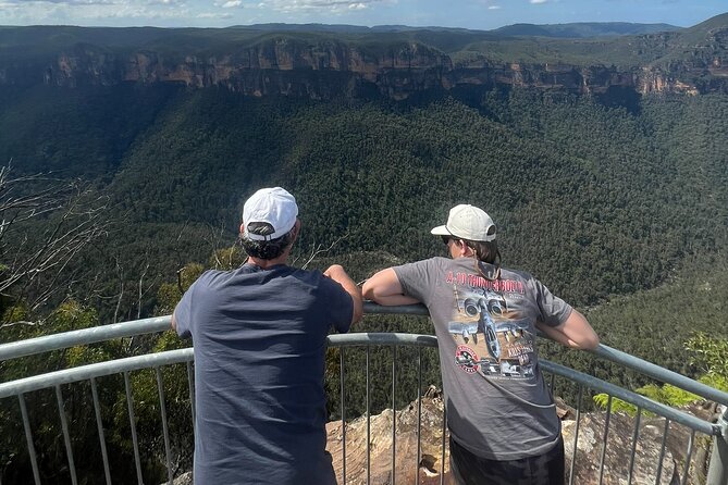 Blue Mountains Private Tour & Hidden Gems, Pick up & Drop off - Leura brings a village break