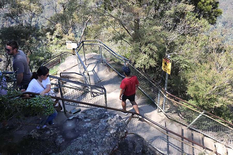 Blue Mountains: Private Tour with Wildlife and River Cruise - Leura Mall for lunch or shopping