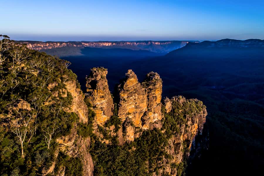 Blue Mountains Sunset Waterfalls Wildlife Tour From Sydney - The guide can make or break a long day