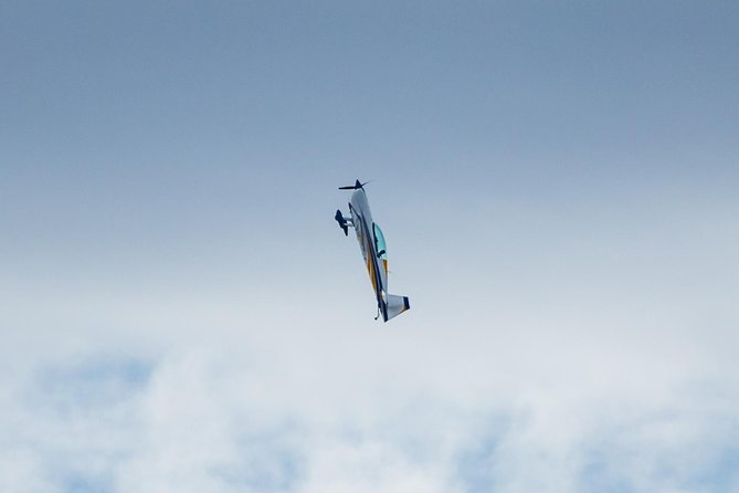 Extreme Aerobatics Experience in the Extra 330LX - What the 25-minute flight is really offering
