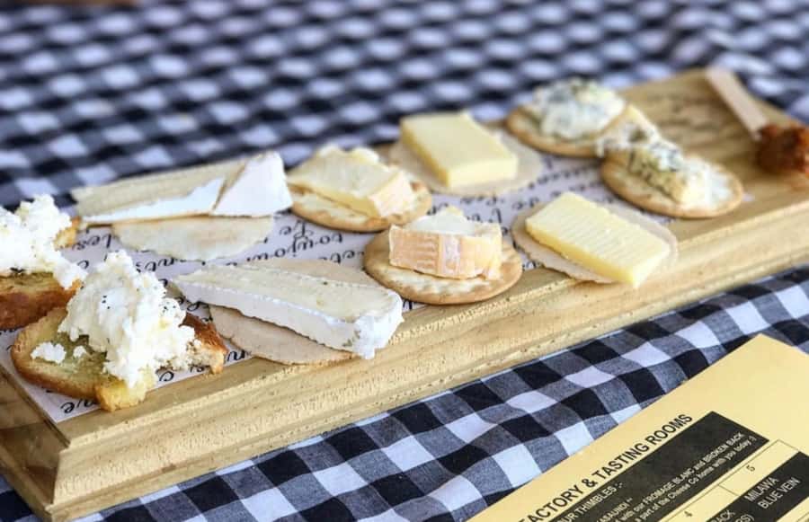 From Sydney: Award-Winning Hunter Valley Wine & Cheese Tour - The early Sydney pickup requires care