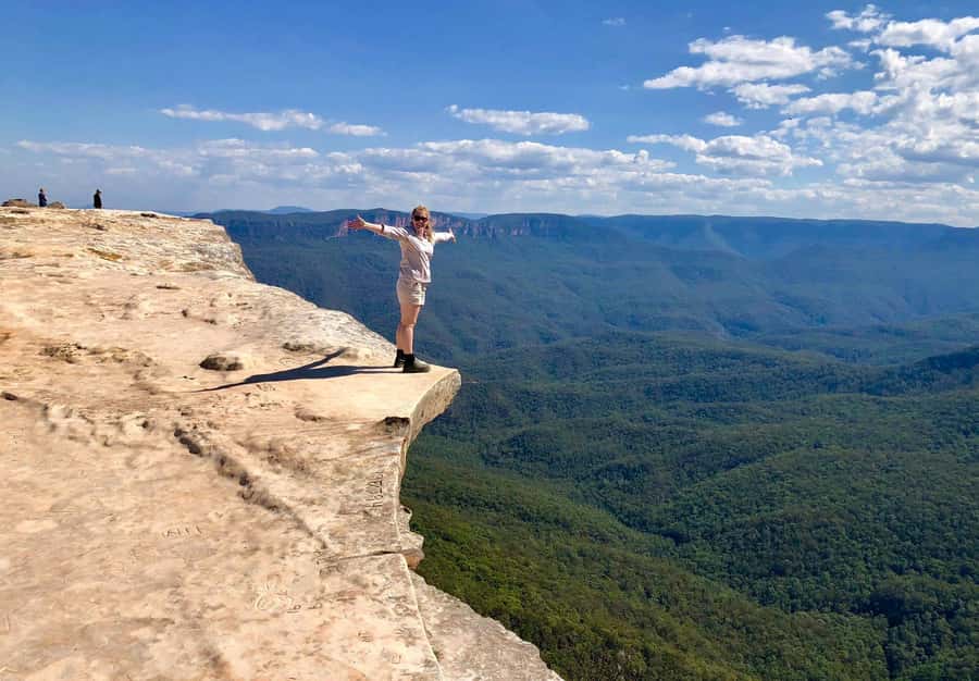 From Sydney: Blue Mountains Bushwalks & Featherdale Tour - Three Sisters at Echo Point