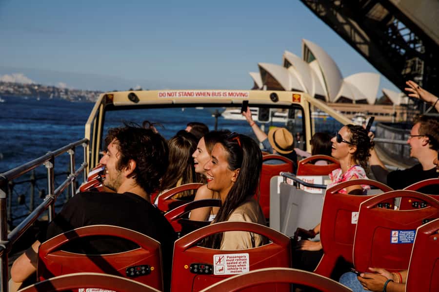 From Sydney: Blue Mountains Day Tour & Hop-on, Hop-off Tour - Sydney Zoo brings Australia close