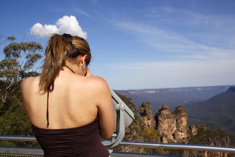 From Sydney: Blue Mountains Day Tour & Hop-on, Hop-off Tour - Leura offers a short village pause