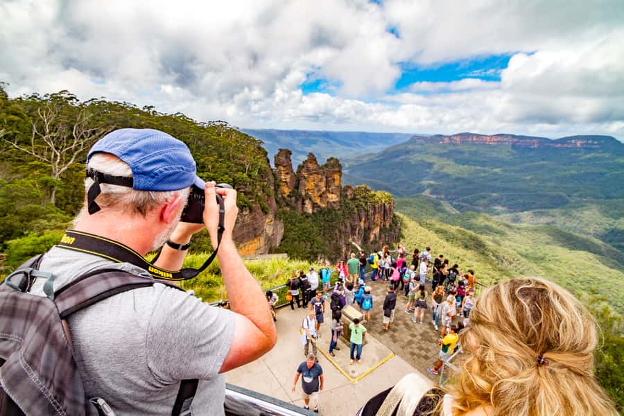From Sydney: Blue Mountains, Scenic World, Zoo, & Ferry Ride - A Blue Mountains village and lunch