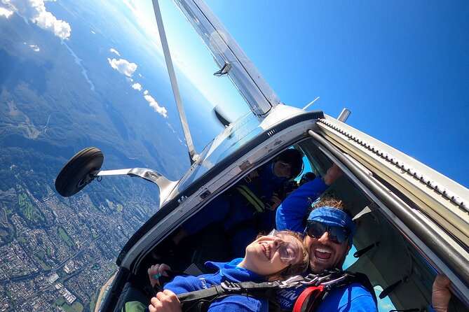 From Sydney: Tandem Skydive Experience over Wollongong Beach - Sixty Seconds of Freefall