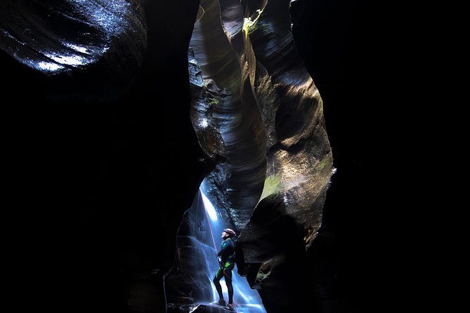 Full-Day Canyoning Experience at Stunning Empress Canyon - Group size and guide support