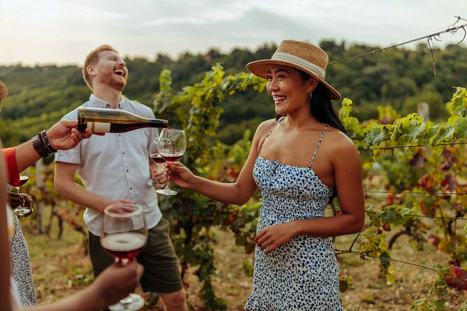 Hunter Valley All Inclusive, Wine, Chocolate Tasting and Lunch - Lunch and tasting at 4 Pines at the Farm