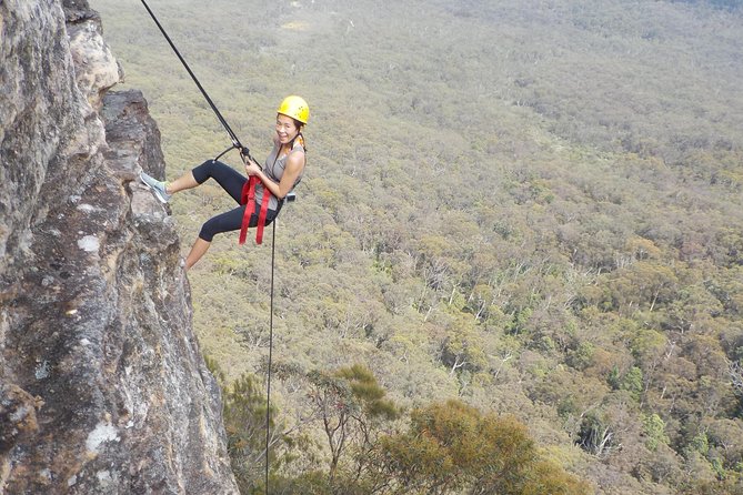 Juggler Canyon and Abseiling Adventure Blue Mountains - The 30-metre overhanging abseil