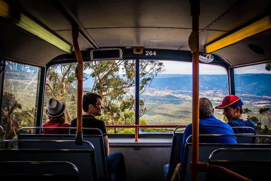 Katoomba: Blue Mountains Full-Day Hop-On Hop-Off Bus Tour - Stop 6 and the walk to Echo Point