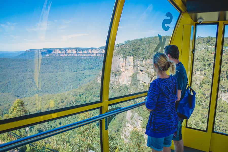 Katoomba: Lyrebird Hop-On Hop-Off and Scenic World Pass - Use the first bus as a moving orientation tour