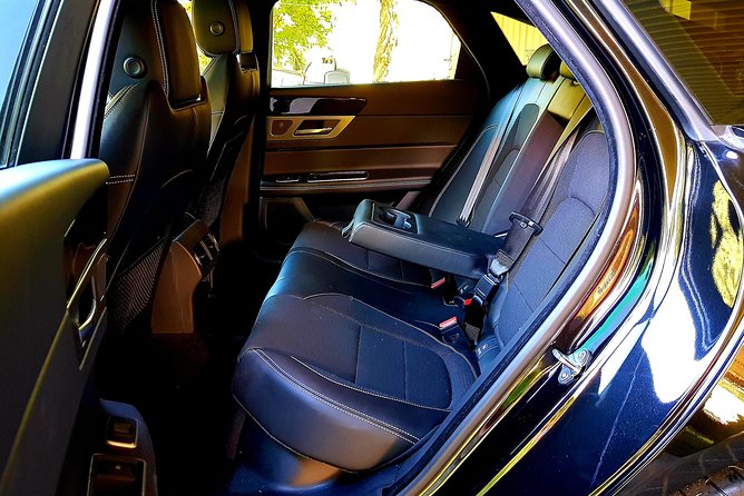 Limoroo, Airport Transfers and Luxe Door to Door Service. - The driver and the feel of the service