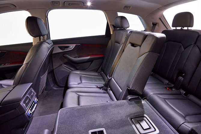 Luxury Sydney Airport Arrival Transfer - Sedan/SUV - Timing, flight delays, and airport communication