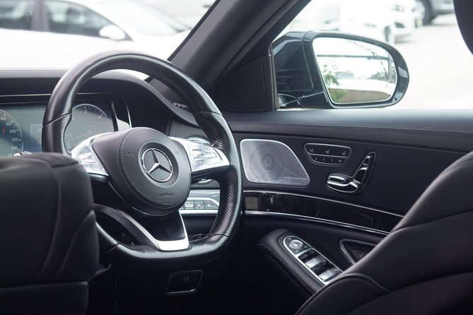Luxury Sydney Airport Departure Transfer - Sedan/SUV - A private ride instead of a shared airport shuttle