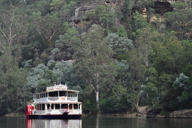 Morning Paddlewheeler Cruise in the Gorge - What makes the Nepean Gorge worth seeing