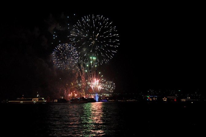 New Years Eve Sydney Harbour Cruise 2026-2027 - Anchoring for the Harbour of Light parade and fireworks
