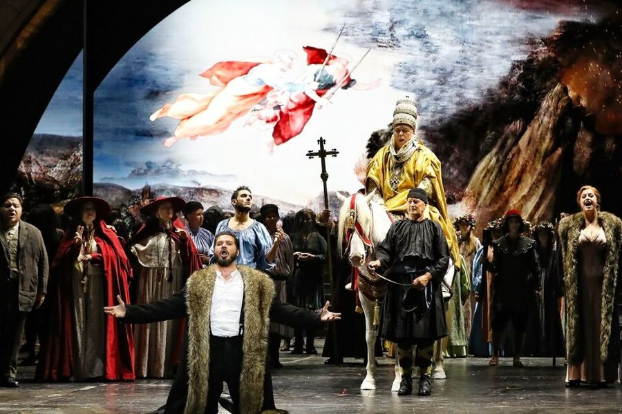 Opera Performance Tickets at the Sydney Opera House - What to wear, bring, and leave behind