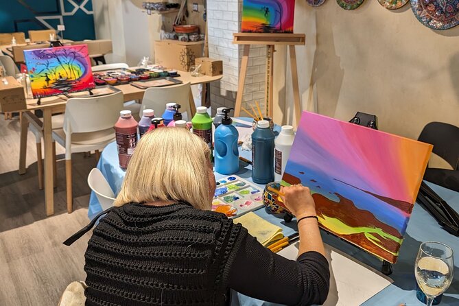 Paint and Sip Classes Sydney: Acrylic Art, Canvas & Wine - A private activity for friends and celebrations
