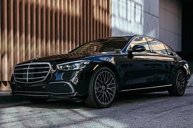 Premium Private Transfer FROM Sydney Airport to Sydney CBD/Downtown 1-11 people - Child seats and group planning