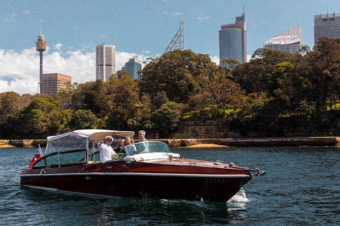 Private 2 Hour Icons and Highlights Cruise of Sydney Harbour - The Royal Botanic Garden and the headland photo stop