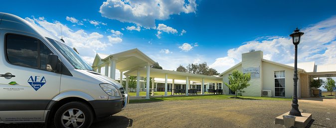 Private Luxury Tour: Tastes of the Hunter Valley - The guide can make or break the day