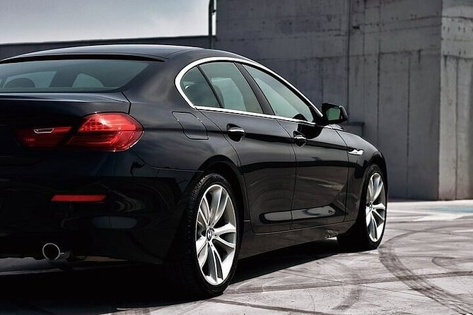 Private One-Way Airport Transfer from Sydney Airport to Sydney - A direct start from Sydney Kingsford Smith Airport