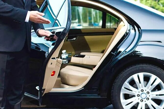 Private One-Way Airport Transfer from Sydney Airport to Sydney - Accessibility, child seats, and practical details