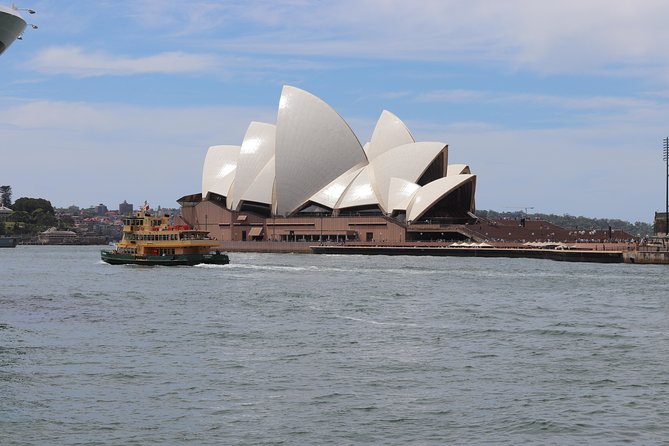 Private Sydney City and Bondi Beach Half Day Tour - Harbour Bridge and Opera House: Sydney’s postcard opening