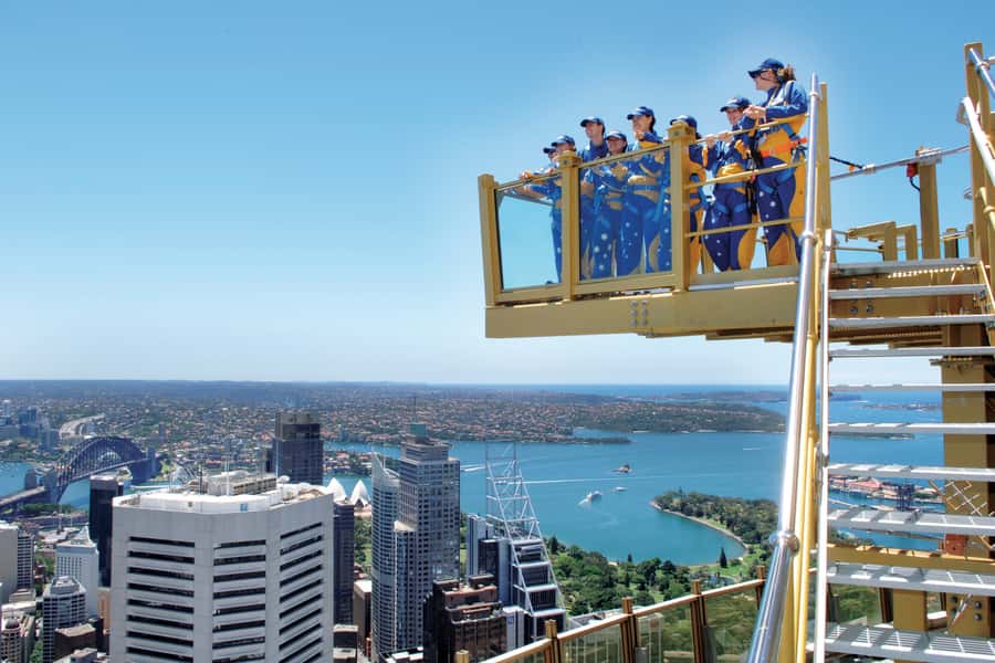 Skywalk at The Sydney Tower Eye: Ticket & Tour - The indoor observation deck before and after