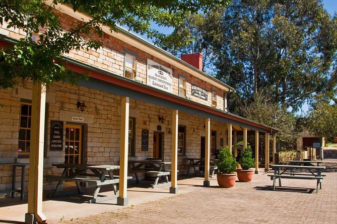 Southern Highlands Private Tour with Wine, Waterfall and Garden - Key points at a glance
