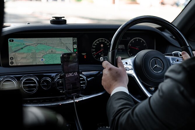 Sydney Airport Premium (DEPARTURE) Transfer - A private ride that takes the airport pressure away