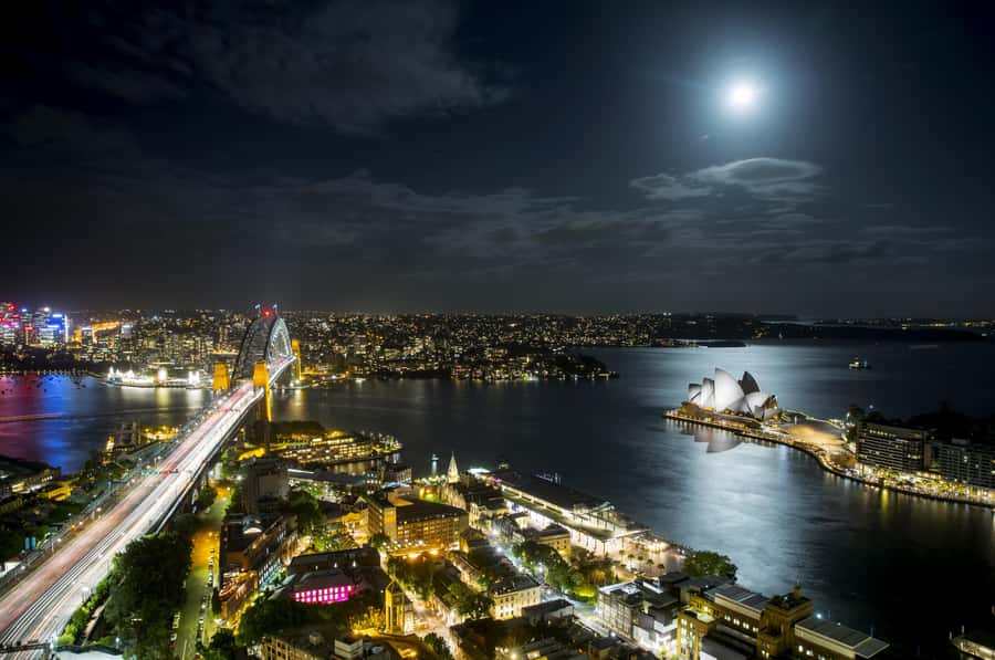 Sydney: Big Bus Panoramic Night Tour by Open-Top Bus - How the guiding affects the experience