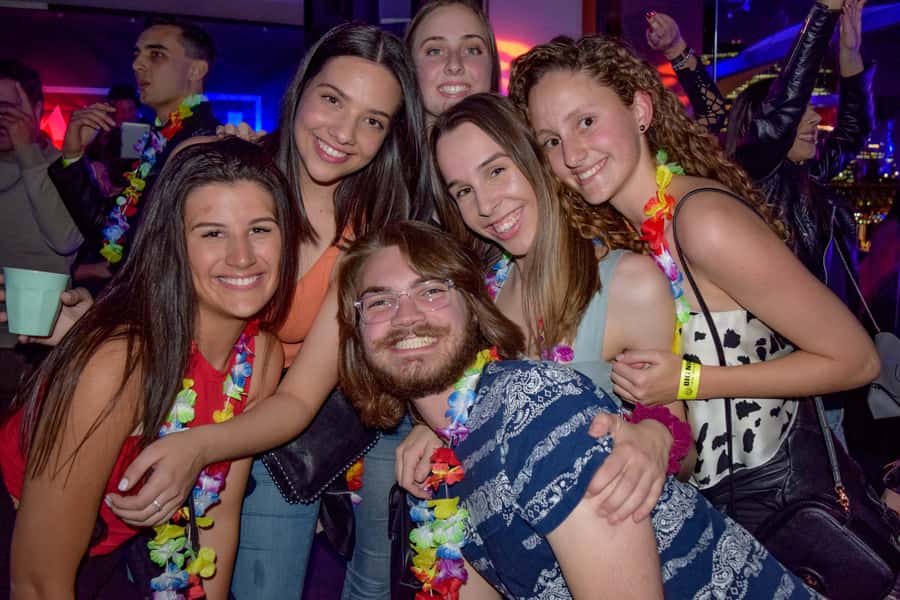 Sydney: Big Night Out Pub Crawl with Local Party Hosts - How to make the night work better