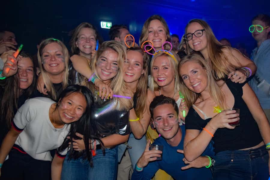 Sydney: Big Night Out Pub Crawl with Local Party Hosts - Three included stops and a changing fourth venue