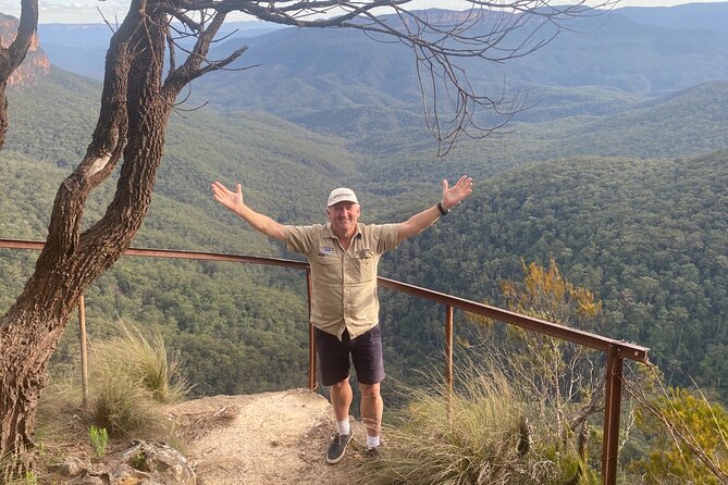 Sydney Blue Mountains Day Tour with Wildlife Park and Waterfalls - Bushwalking to waterfalls in the Blue Mountains