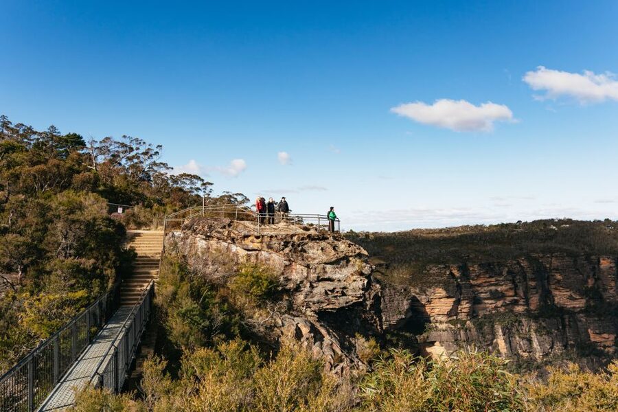 Sydney: Blue Mountains Wildlife & Bushwalk Small-Group Tour - Three Sisters and the best viewpoints