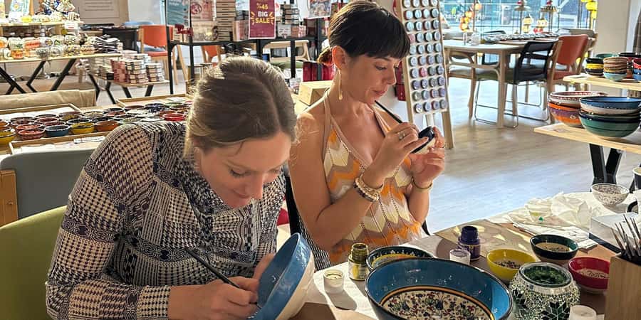 Sydney: Ceramic Plates & Bowls Paint and Sip Classes - A creative night at Art Masterclass Sydney