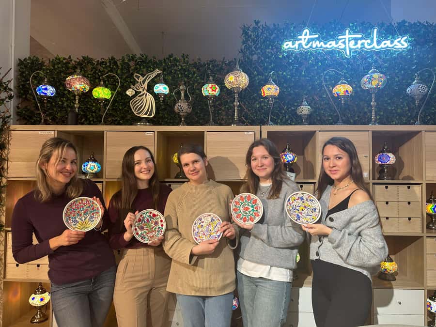 Sydney: Ceramic Plates & Bowls Paint and Sip Classes - Turkish tea, treats, and the small details