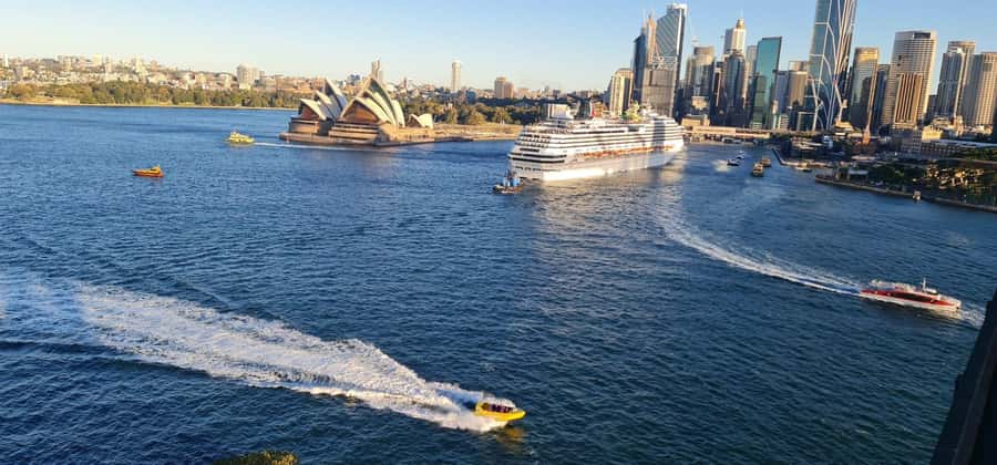 Sydney: City Sights Walking Tour - What the guides add