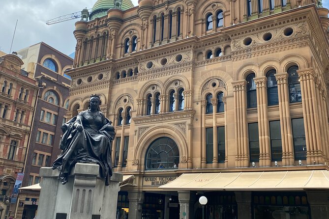 Sydney City Walking Tour - The GPO and Macquarie Place connect business with exploration